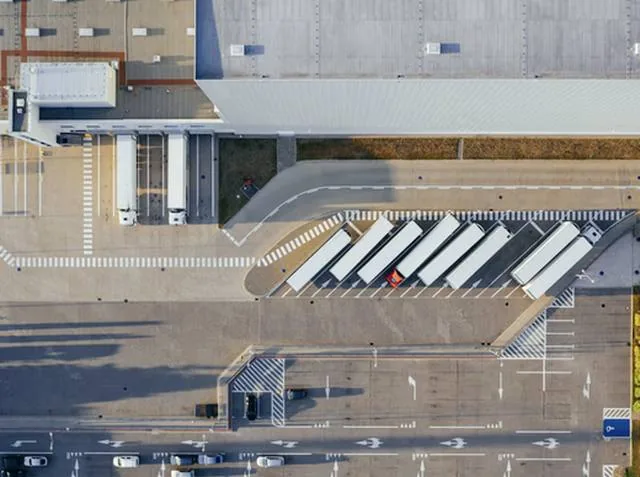 Vista aérea de un centro de distribución
